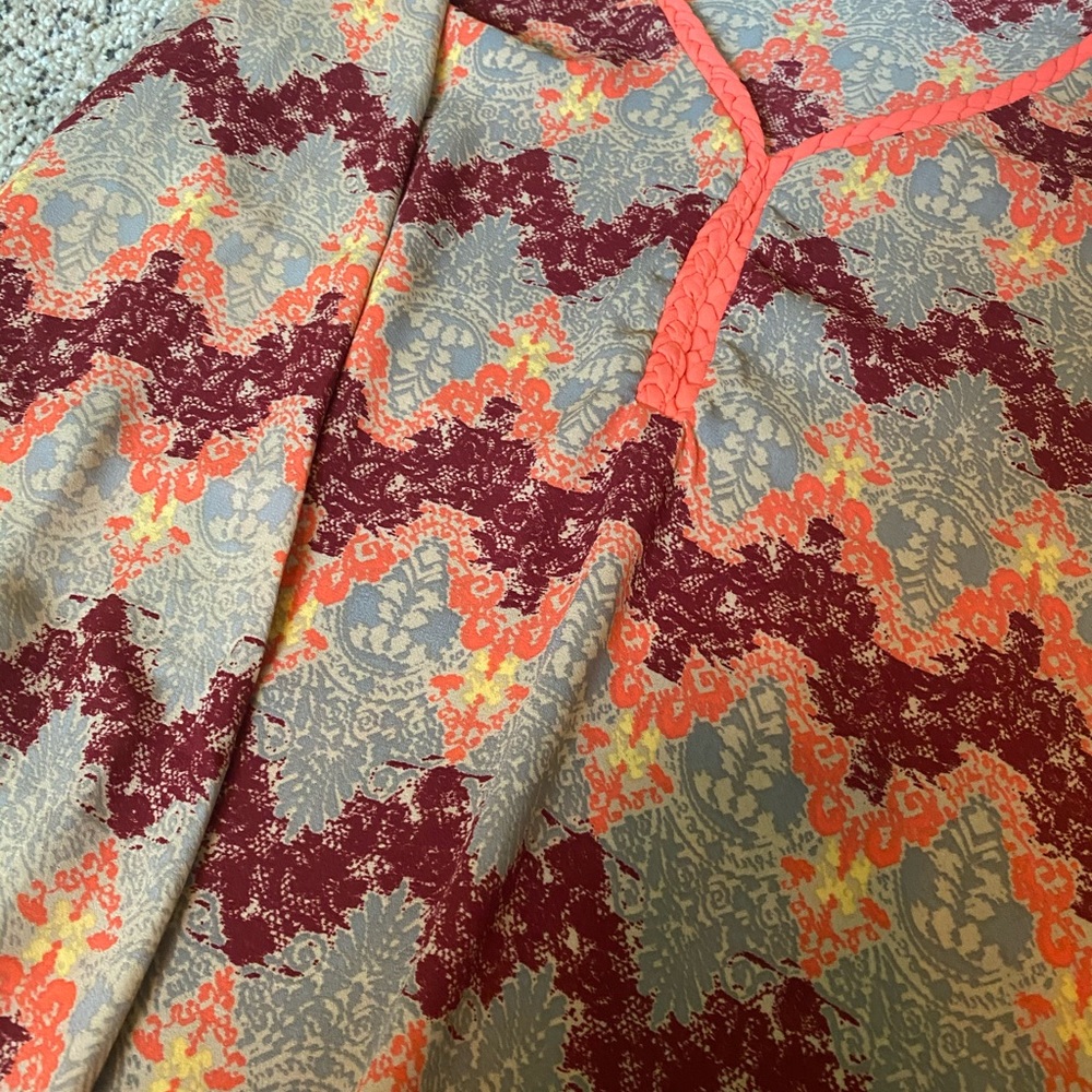 Patterned Chevron Blouse - Picture 2 of 5